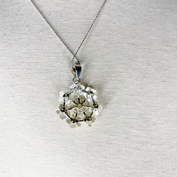 Vintage Mother of Pearl Cluster Flower Pendant Necklace 925 Sterling Silver - Picture 10 of 16